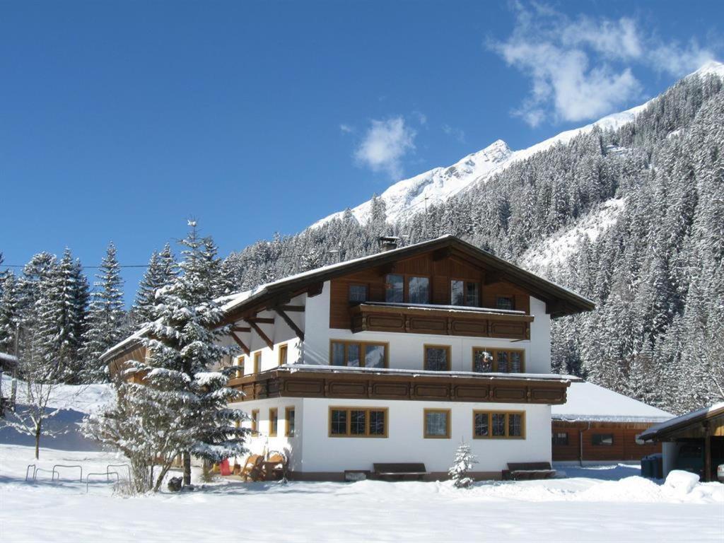 Haus Laerchenhof Villa Holzgau Kültér fotó